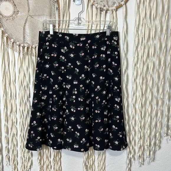 Kate Spade Flora Crepe Skirt Size 8 - Picture 2 of 10